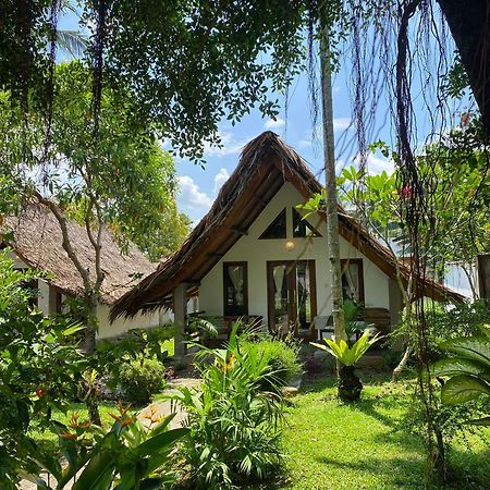Villa Paradise Bukit Lawang Exterior photo